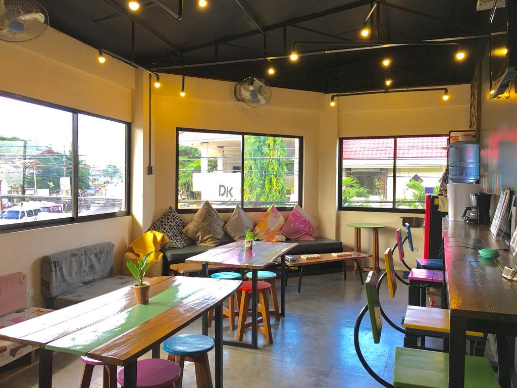 Moon Fools Hostel Panglao Exterior photo